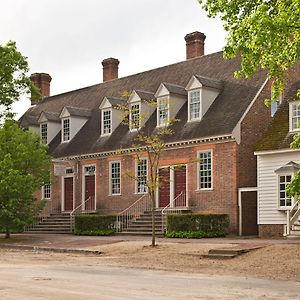 Colonial Houses, An Official Colonial Williamsburg Hotel